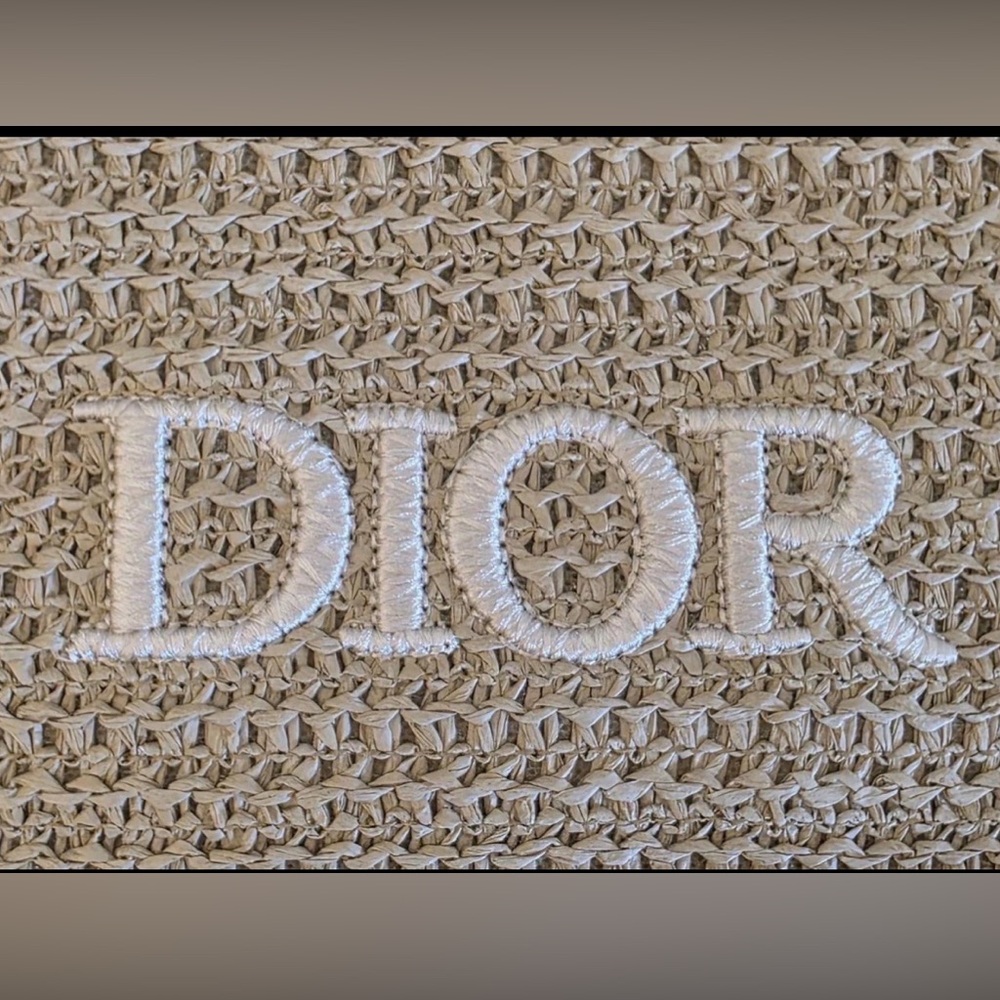 Dior Raffia Tote - Picture 3 of 4
